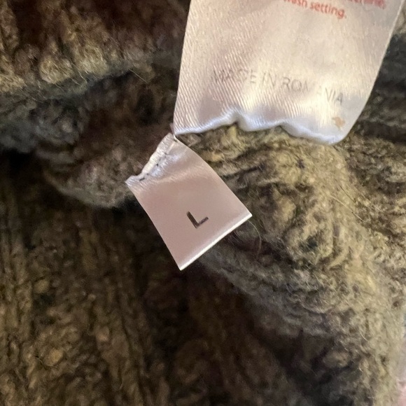 CELTIC & CO Donegal Cable-knit Turtleneck Irish Wool Sweater SZ Large - Picture 4 of 6